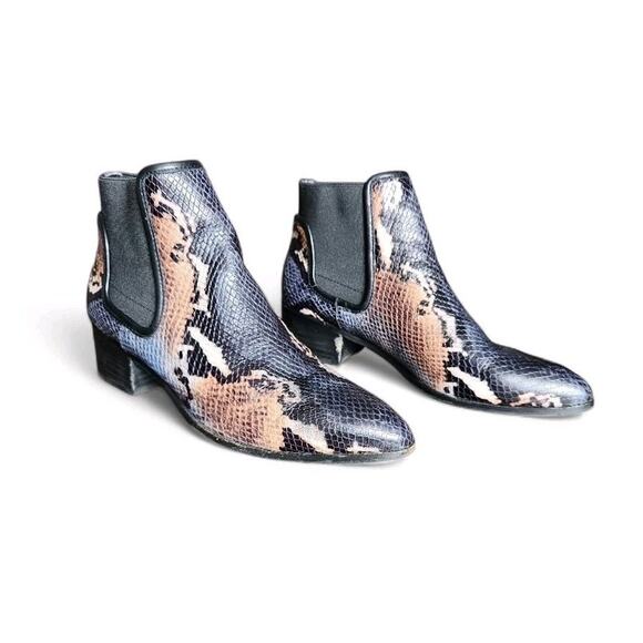 Donald Pliner Dyla Leather Ankle Bootie Women's Snake Print Almond Toe 7.5 M - Picture 3 of 9